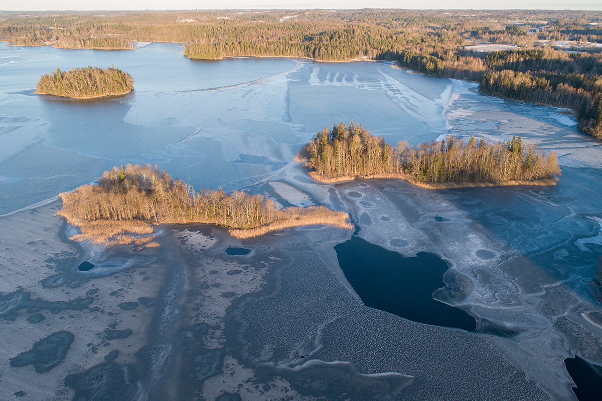 Jäätuv järv